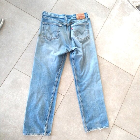 Men's used Levi's 501 'Shrink to Fit' button fly - 36 x 34 (34 x 31) - Picture 2 of 4